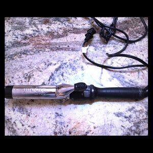 Jilbere de Paris Curling iron